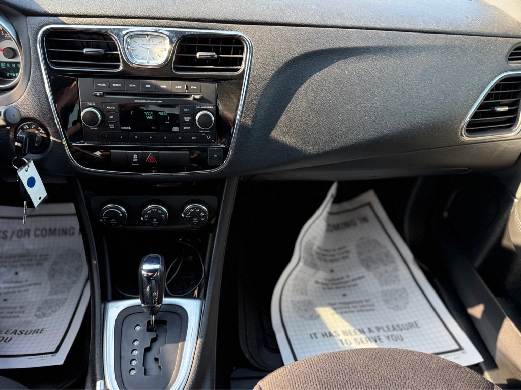 Used 2013 Chrysler 200 Touring FWD image 11