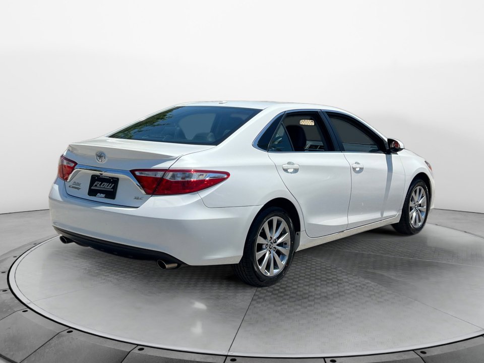 Used 2017 Toyota Camry XLE FWD image 7