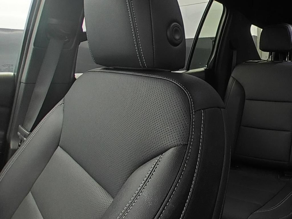 Certified 2026 Chevrolet Traverse LT AWD/4WD image 9