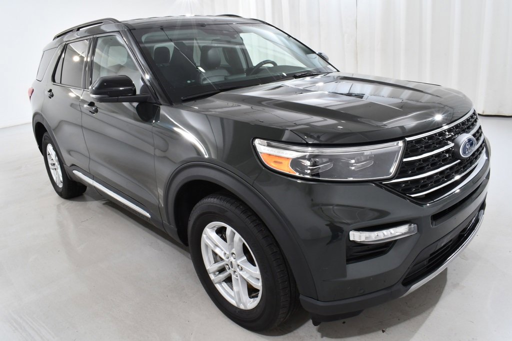 Used 2022 Ford Explorer XLT w/ Equipment Group 202A image 5