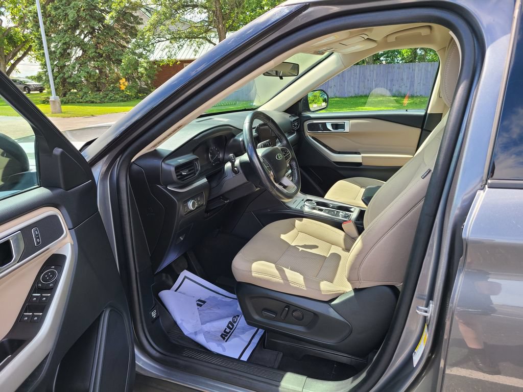 Used 2022 Ford Explorer XLT AWD/4WD image 22