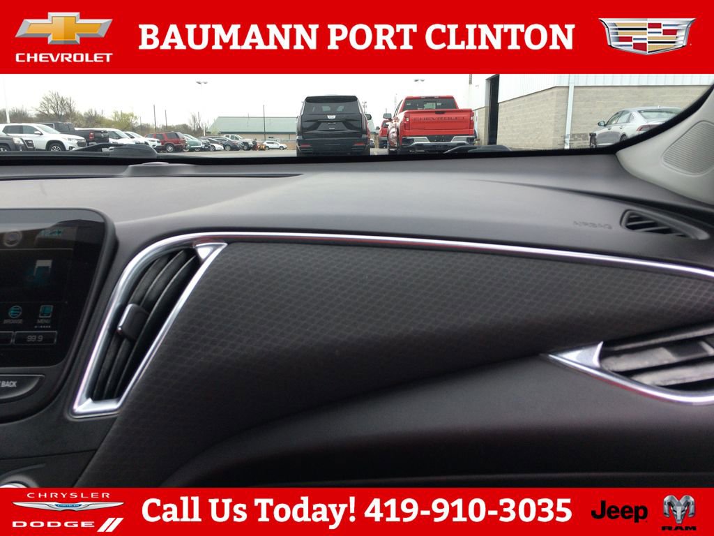 Used 2018 Chevrolet Malibu LT w/ Driver Confidence Package FWD image 13