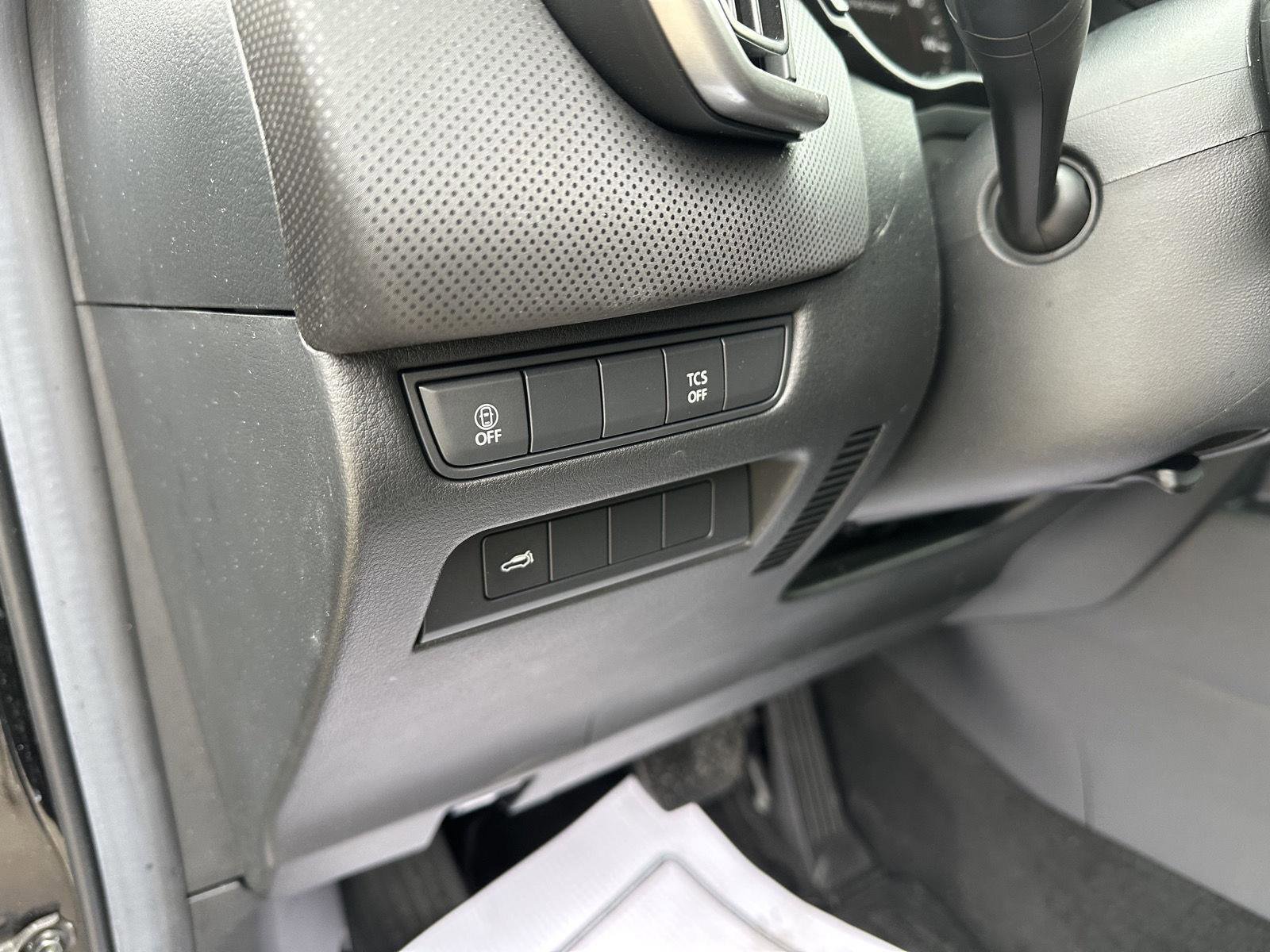 Used 2025 MAZDA CX-50 AWD 2.5 S w/ Premium Package image 21