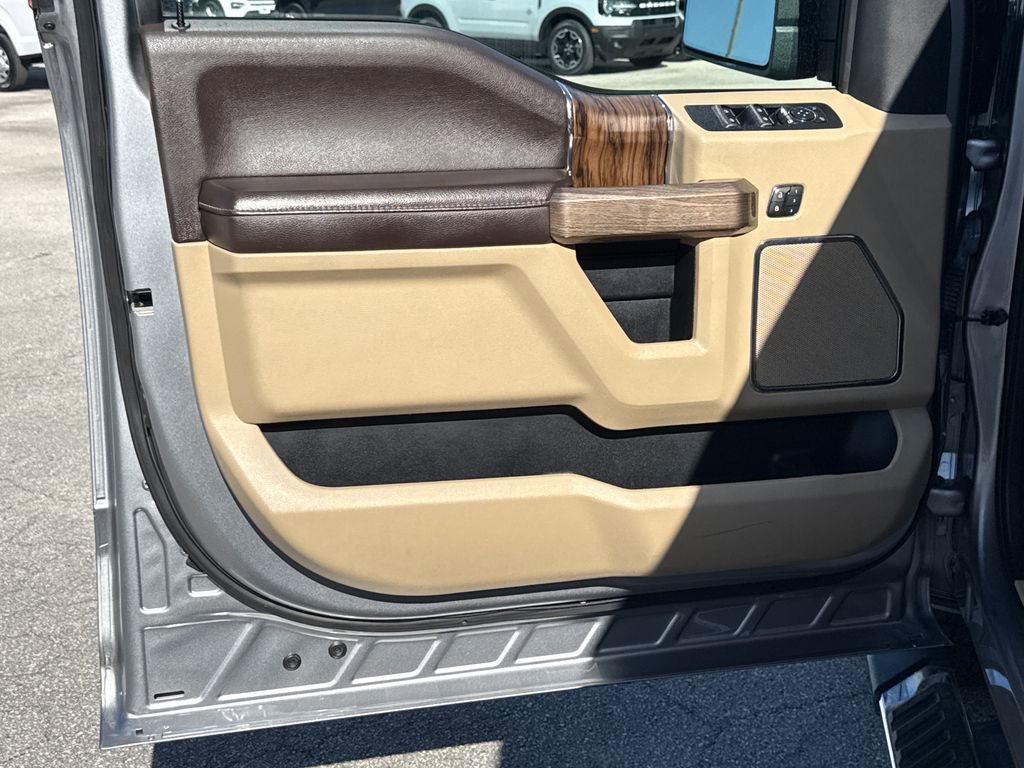 Used 2020 Ford F150 Lariat image 12