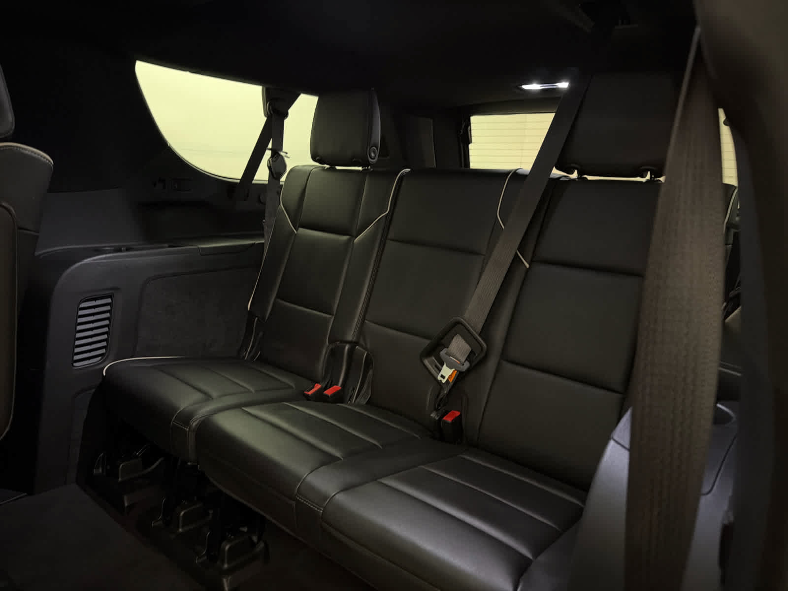 Used 2021 Cadillac Escalade ESV Premium Luxury RWD image 17