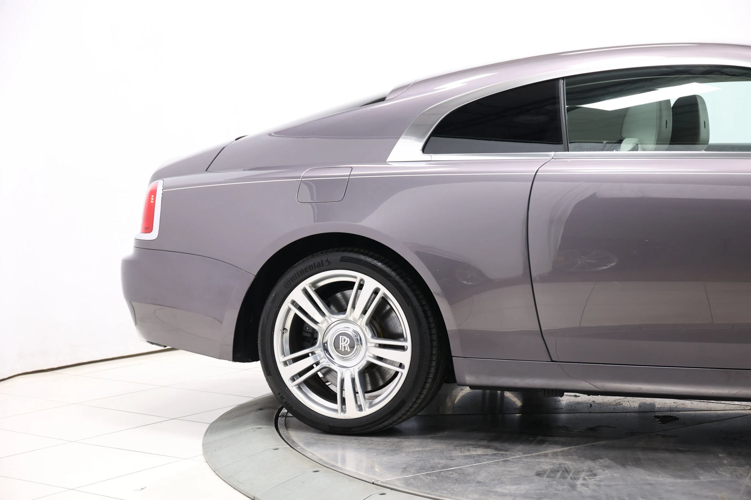 Used 2017 Rolls-Royce Wraith RWD image 86