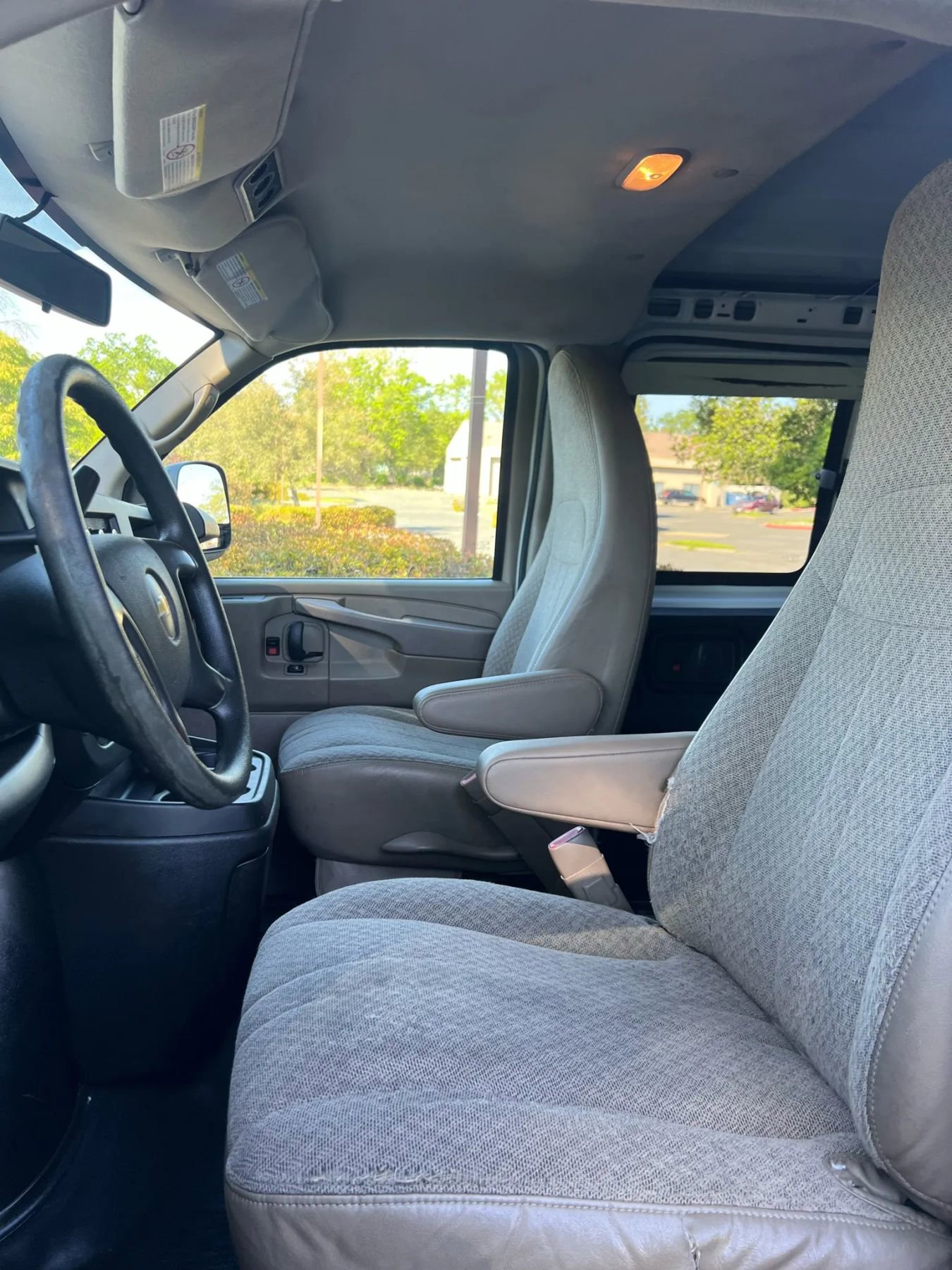 Used 2014 Chevrolet Express 3500 Extended image 11