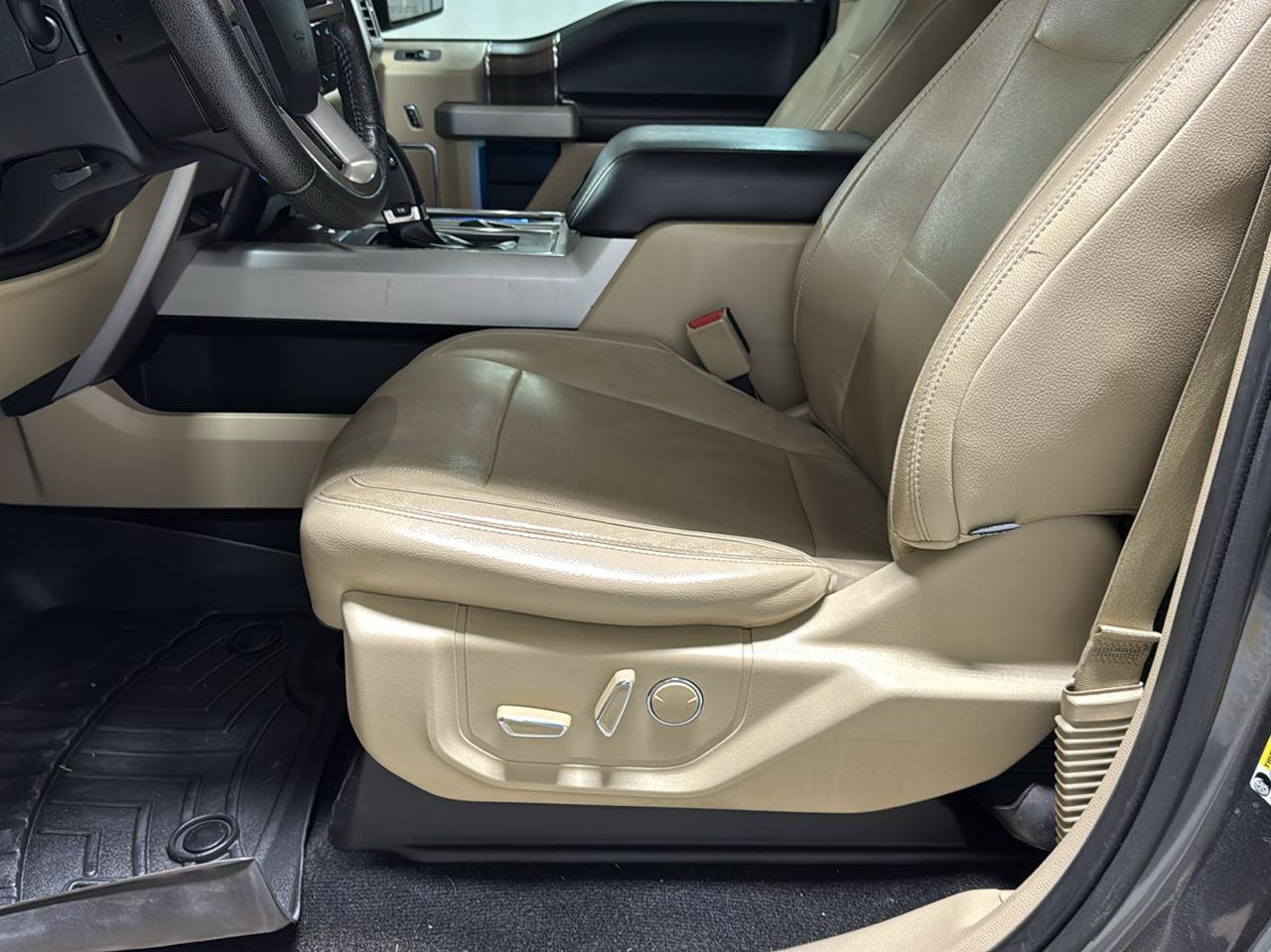 Used 2015 Ford F150 Lariat AWD/4WD image 18