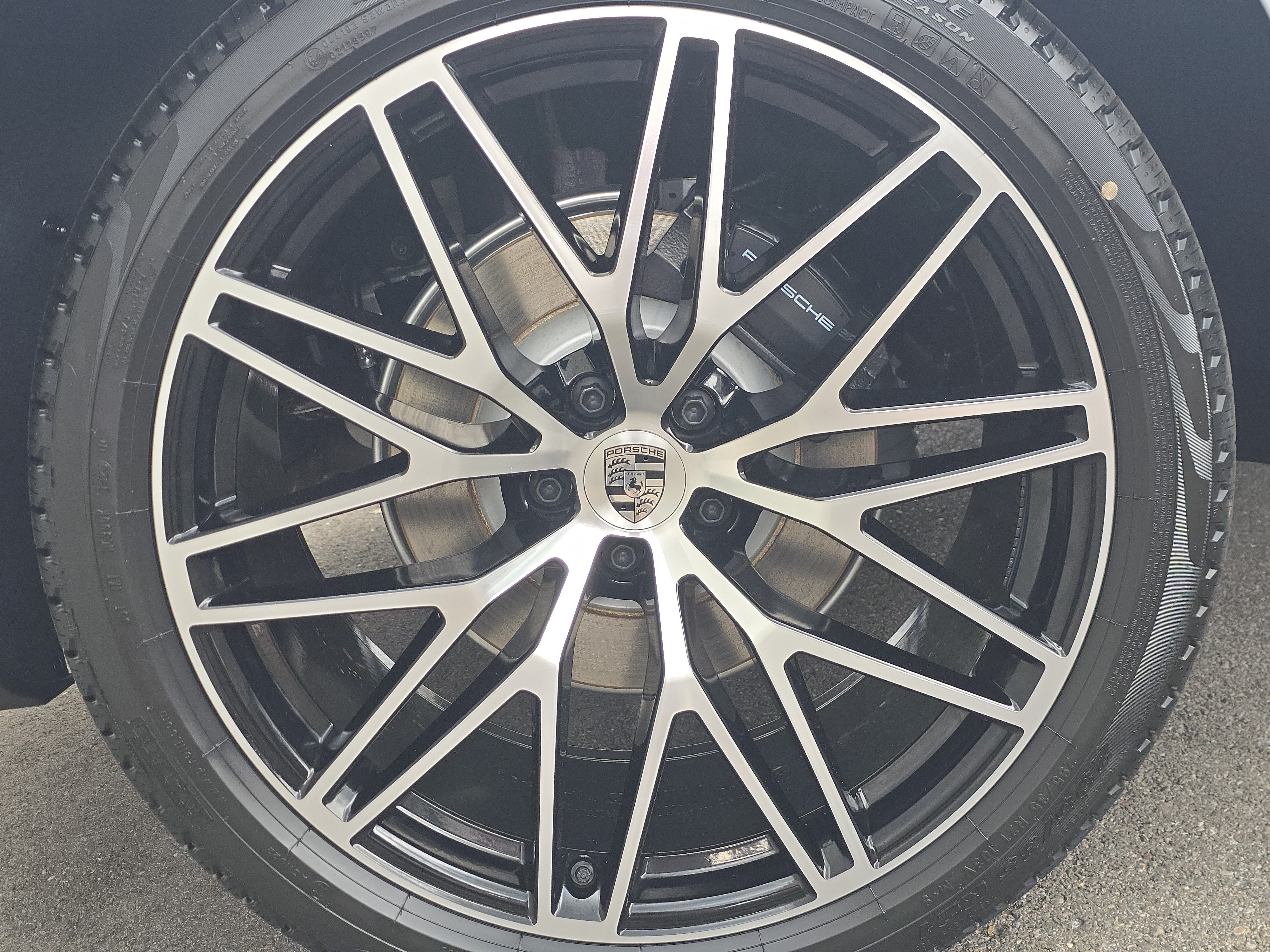 New 2026 Porsche Macan AWD/4WD image 18