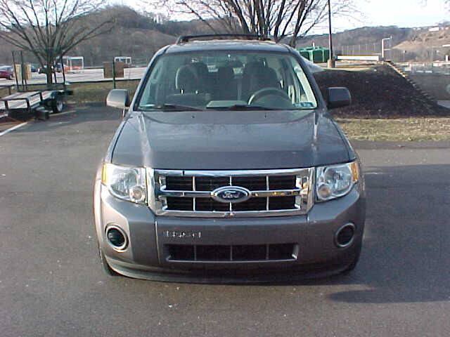 Used 2011 Ford Escape XLS w/ 102A Rapid Spec Order Code FWD image 3