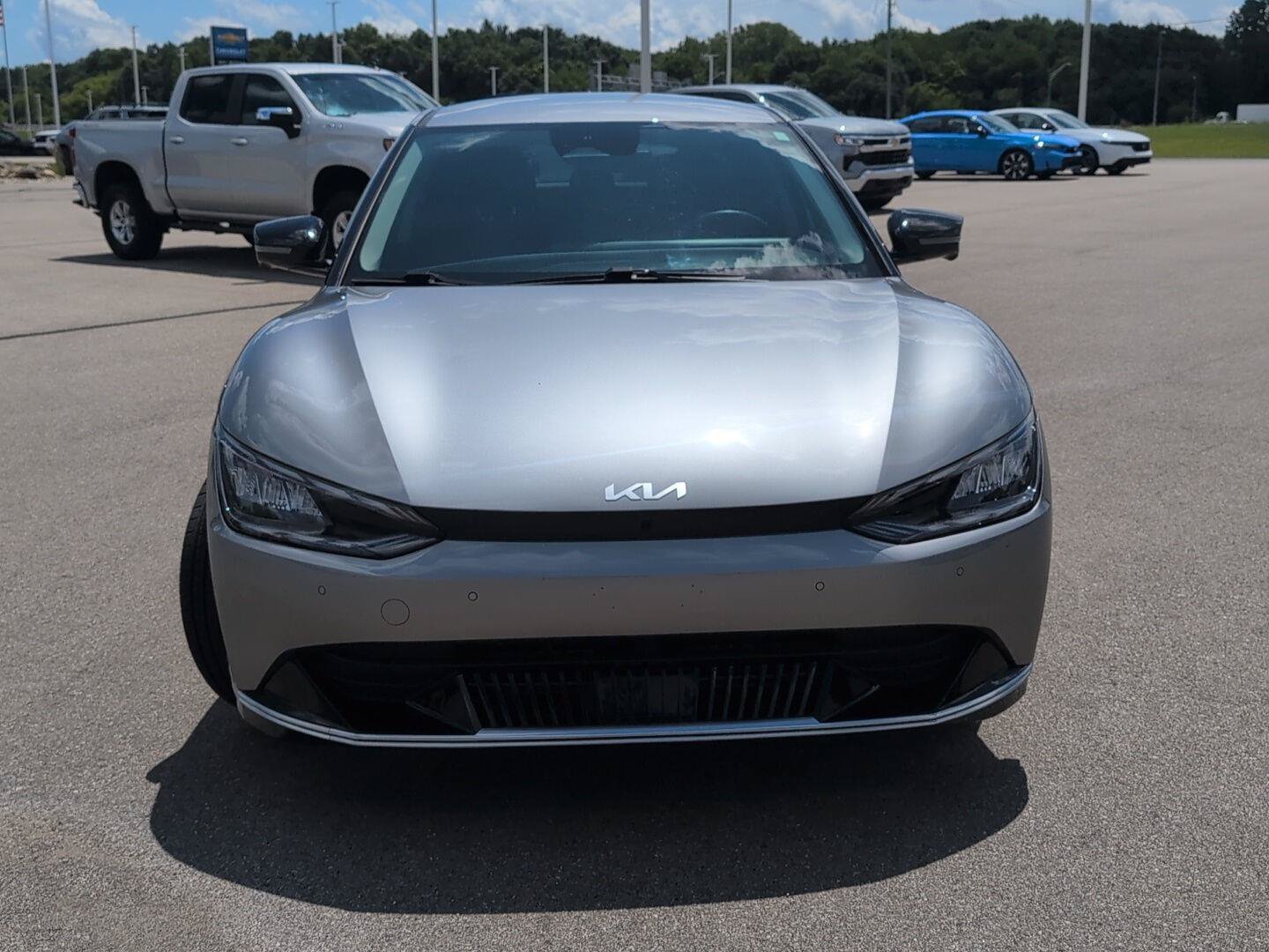Used 2023 Kia EV6 Wind w/ Wind Technology Package AWD/4WD image 10