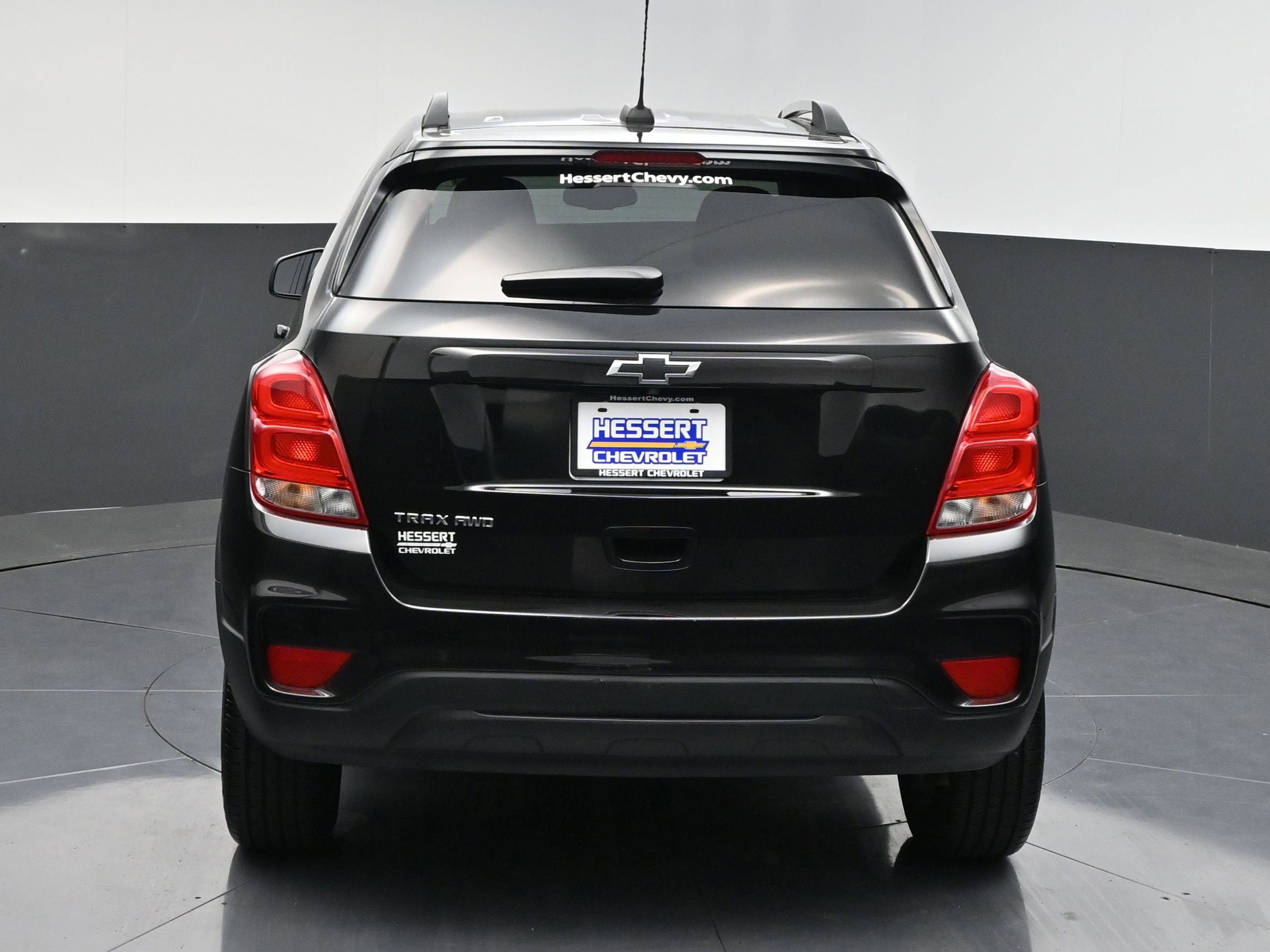 Used 2022 Chevrolet Trax LT w/ Midnight Edition AWD/4WD image 6
