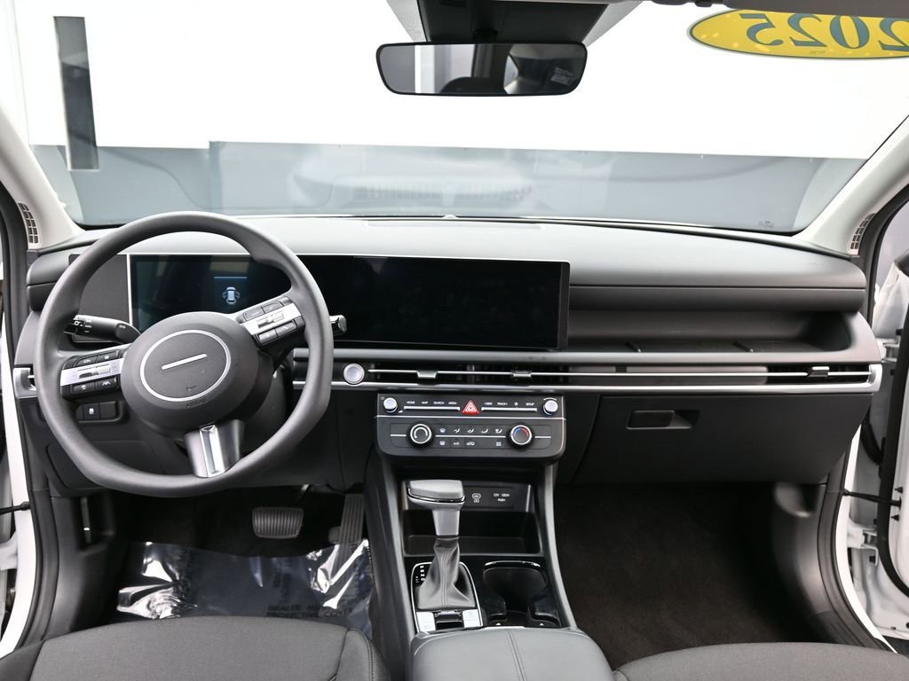 Certified 2025 Hyundai Tucson SE image 10