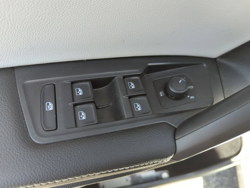 Used 2022 Volkswagen Tiguan S AWD/4WD image 26