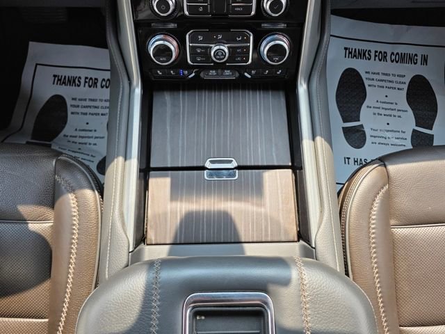 Used 2022 GMC Yukon XL Denali w/ Denali Premium Package image 13