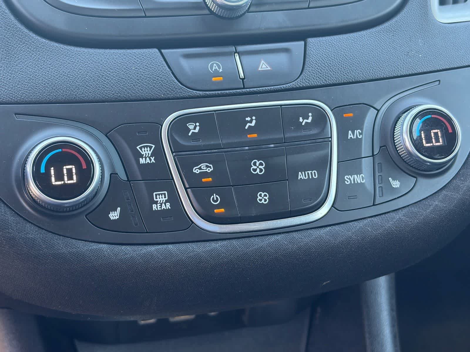 Used 2022 Chevrolet Malibu LT FWD image 24