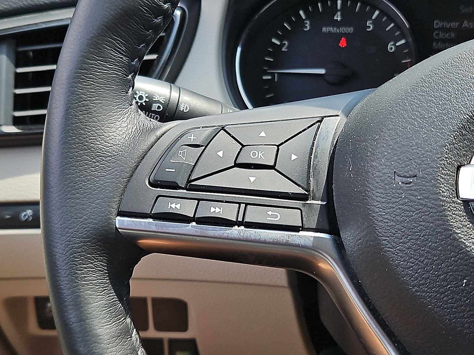 Used 2018 Nissan Rogue Sport SV w/ SV Technology Package AWD/4WD image 21