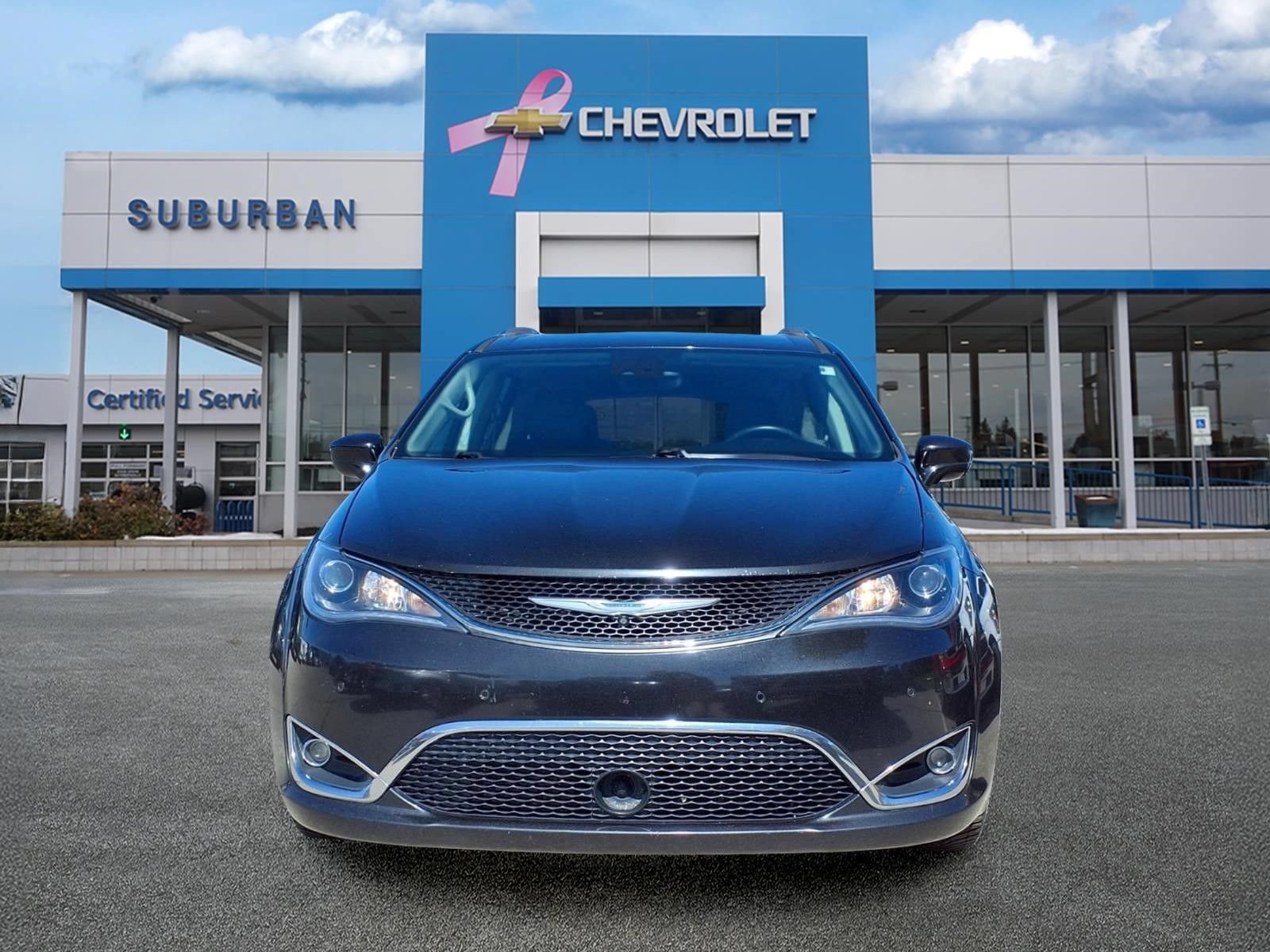 Used 2018 Chrysler Pacifica Touring-L w/ Advanced Safetytec Group FWD image 2