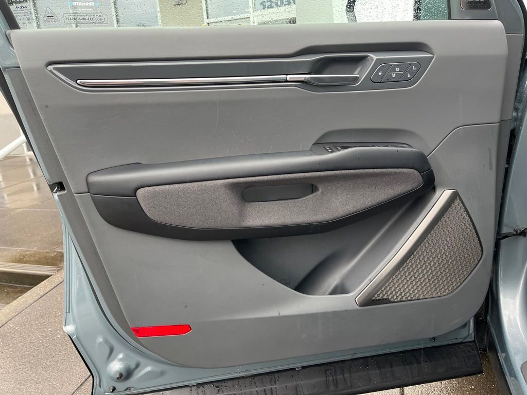 Used 2024 Kia EV9 Land image 11