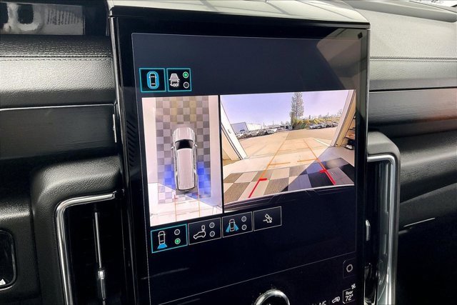 Used 2025 GMC Yukon XL Denali image 23