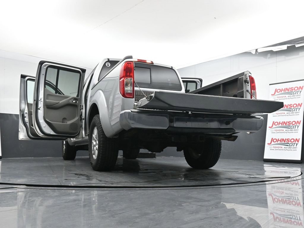 Used 2017 Nissan Frontier SV image 30