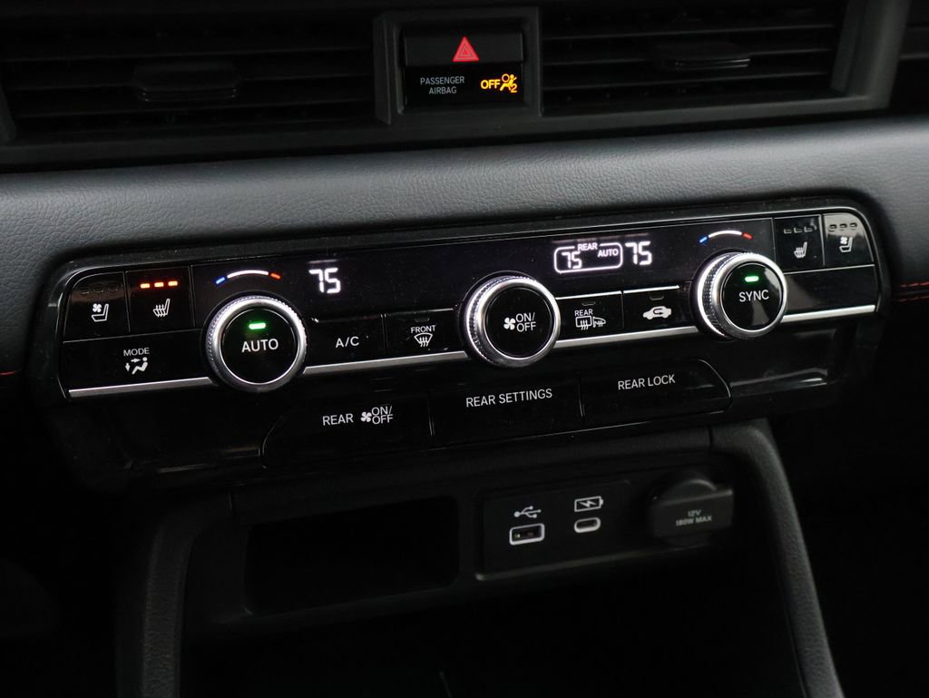 Certified 2025 Honda Pilot Black Edition image 23