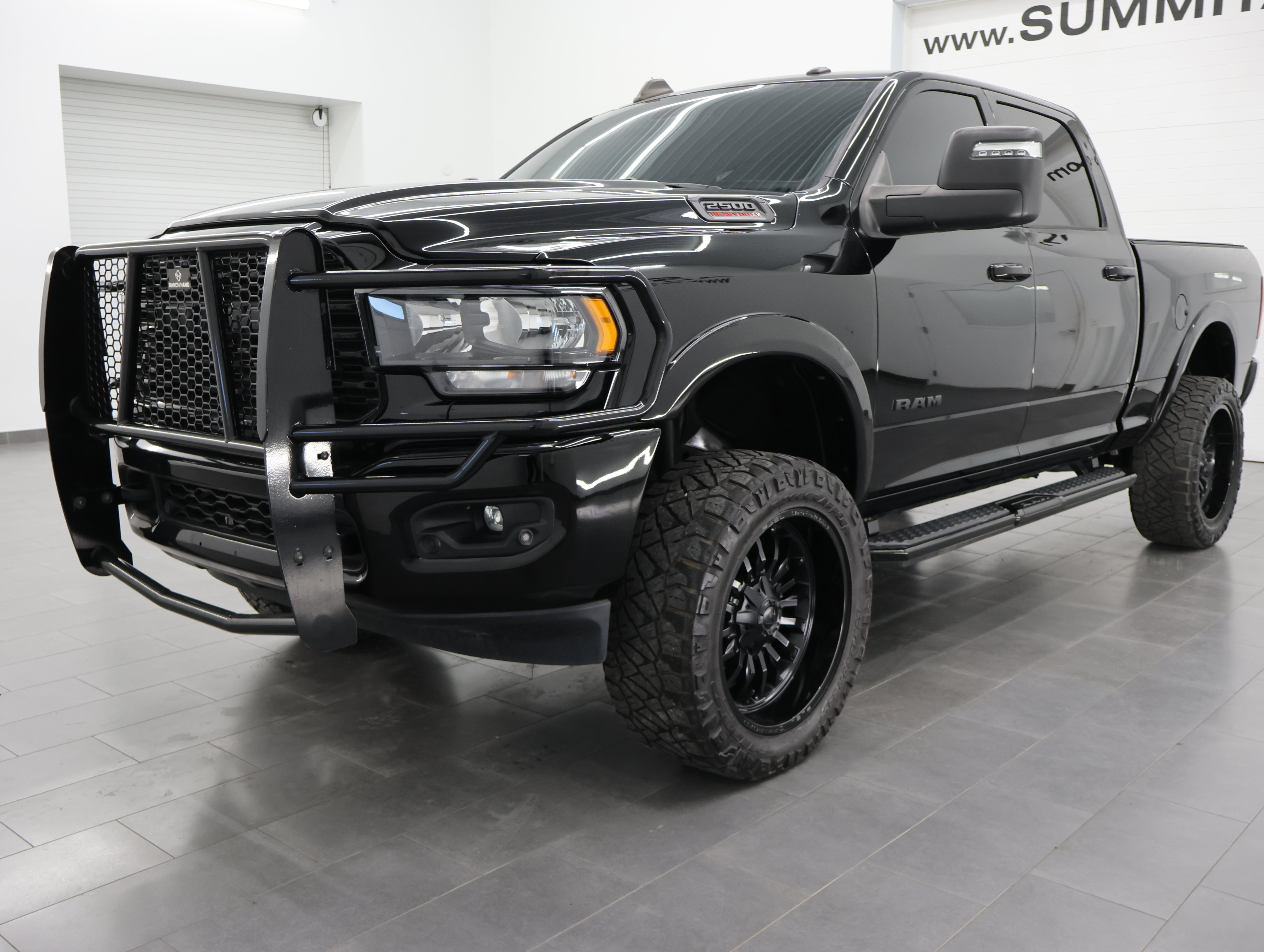 Used 2024 RAM 2500 Big Horn w/ Night Edition AWD/4WD image 7