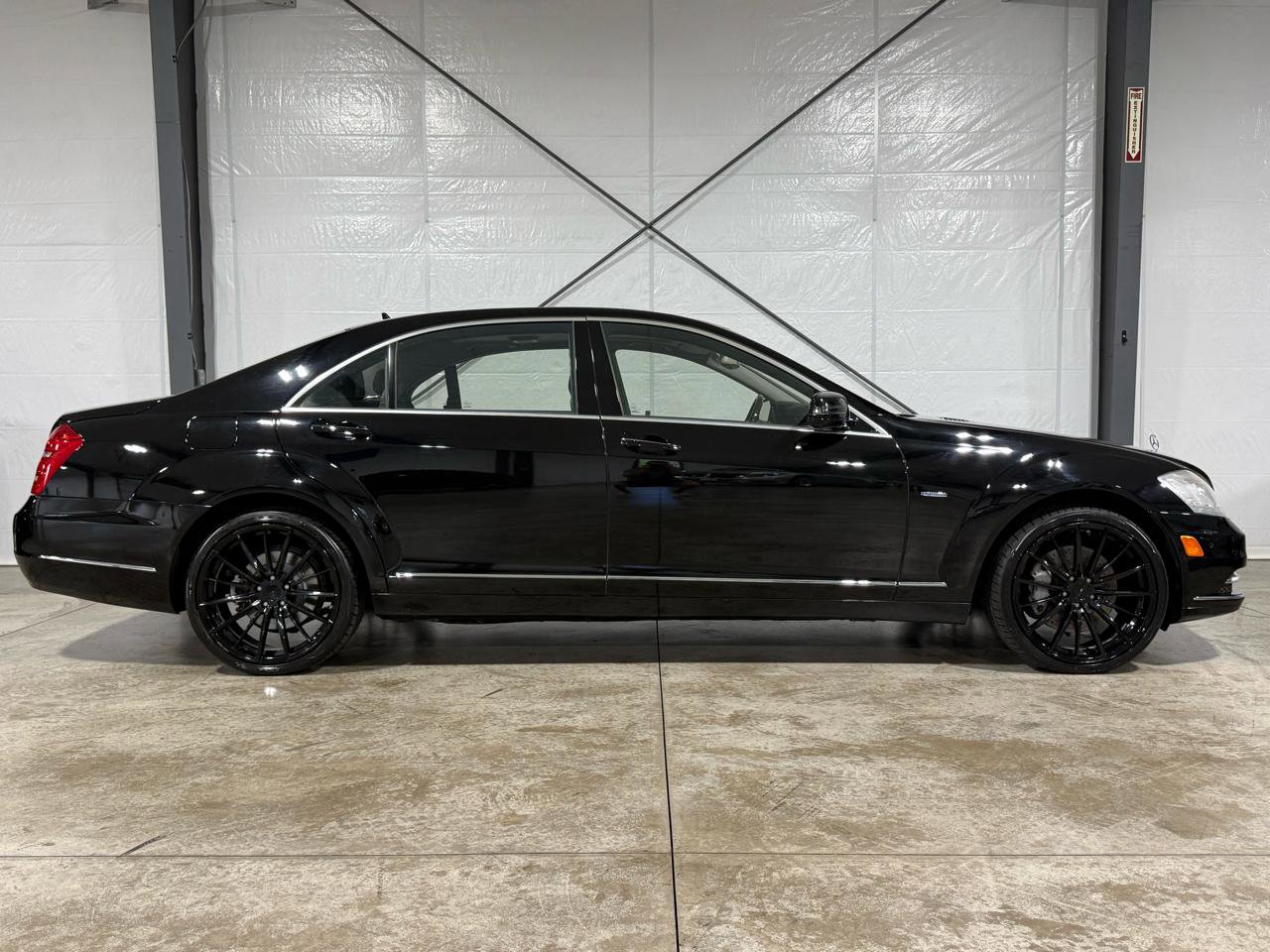 Used 2012 Mercedes-Benz S 550 4MATIC image 6