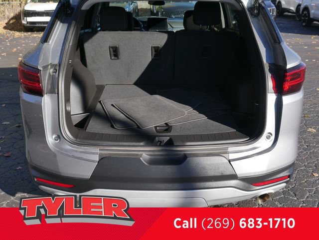 Used 2025 Chevrolet Blazer LT image 17