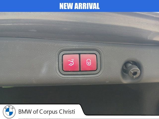 Used 2017 Mercedes-Benz E 300 4MATIC image 12