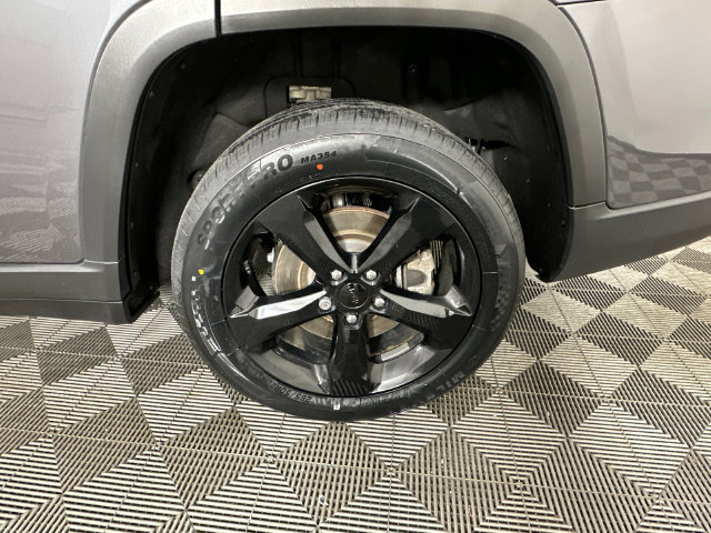 Certified 2024 Jeep Grand Cherokee L Limited w/ Black Appearance Package AWD/4WD image 35