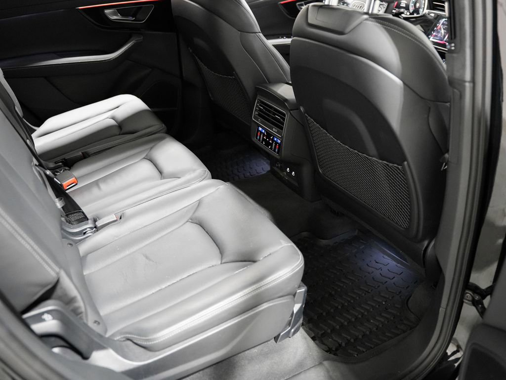 Used 2025 Audi Q7 3.0T Prestige image 30