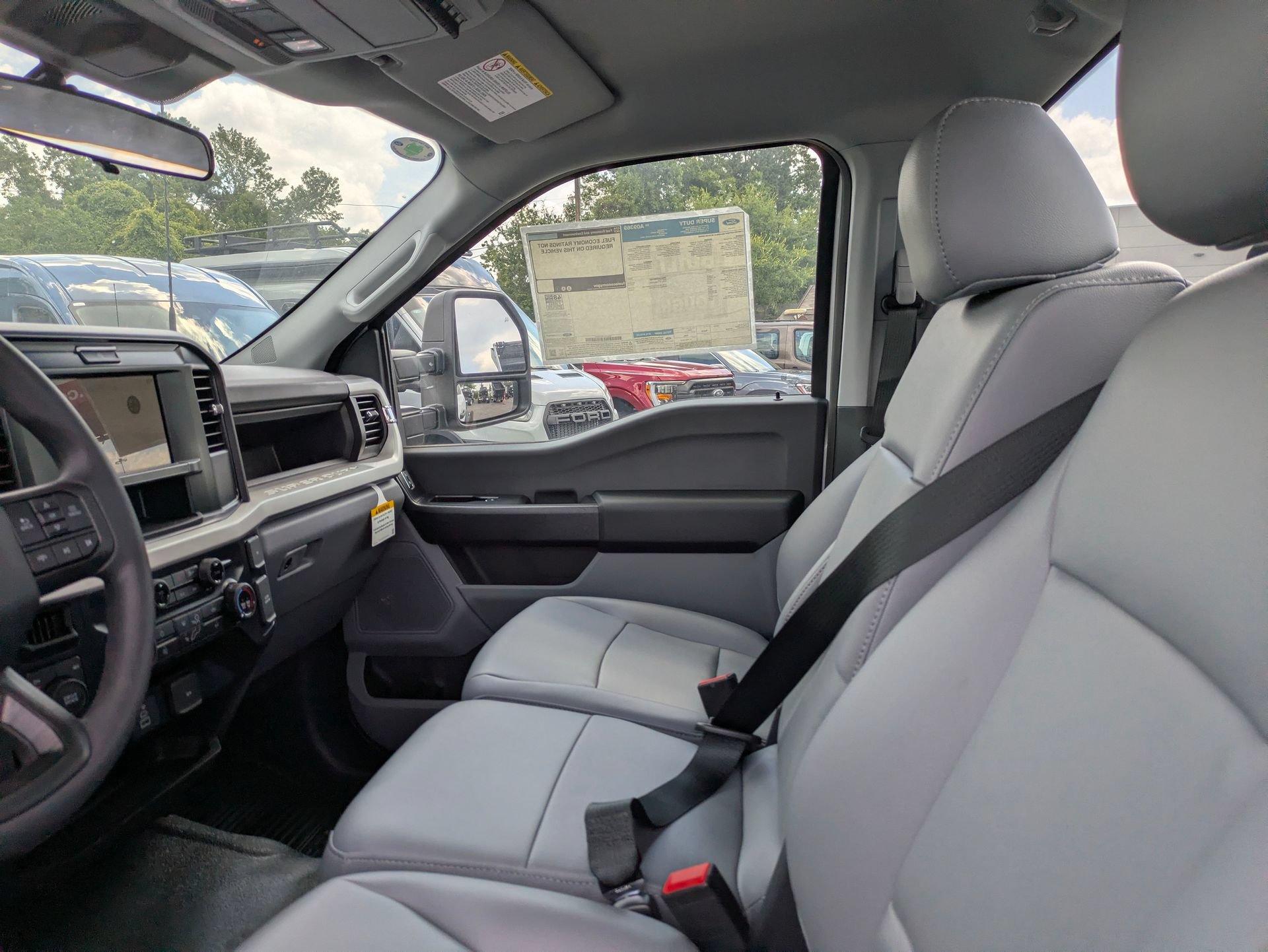 New 2025 Ford F550 4x4 Regular Cab Super Duty image 13
