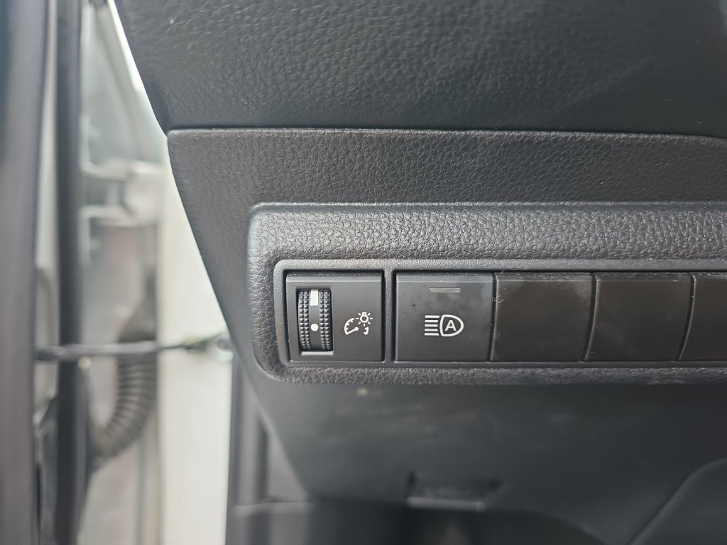 Certified 2025 Toyota Corolla SE FWD image 15