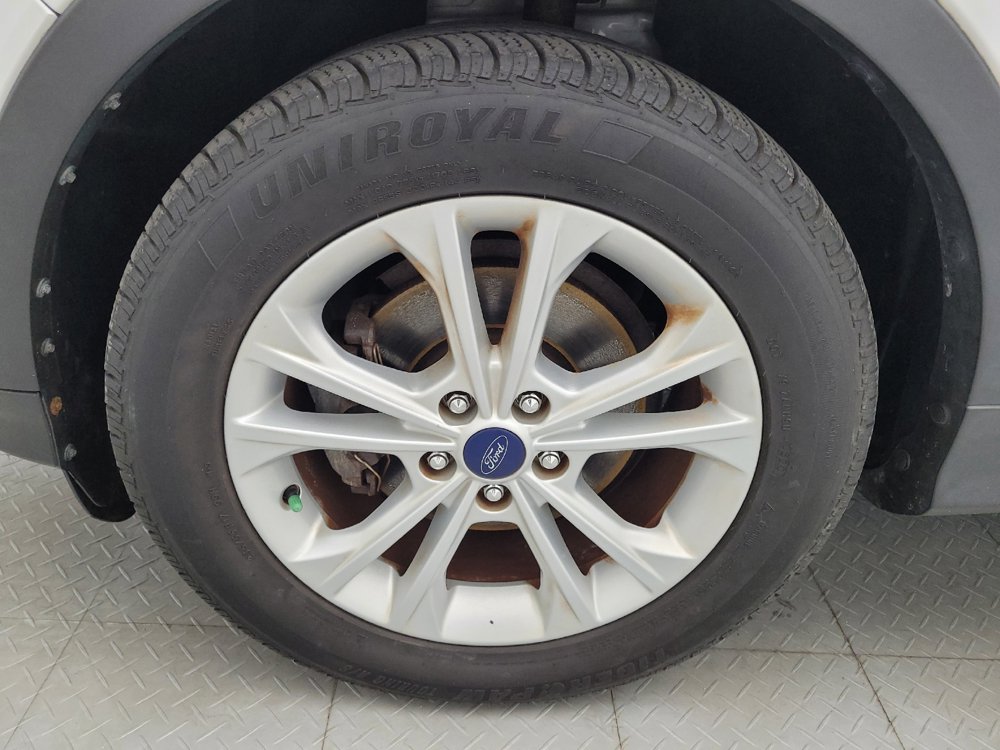 Used 2017 Ford Escape SE w/ Equipment Group 201A FWD image 31