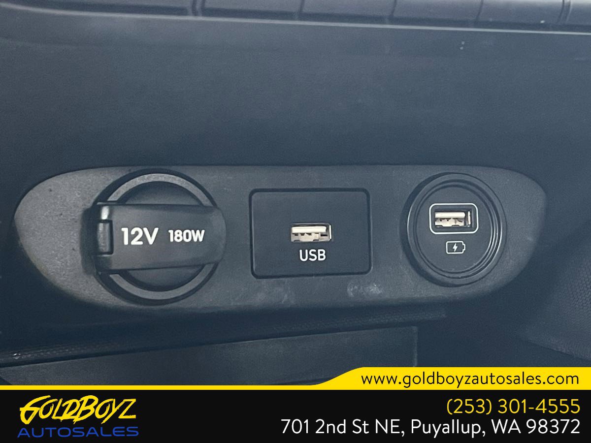 Used 2022 Hyundai Elantra SEL w/ Convenience + Premium Package image 32