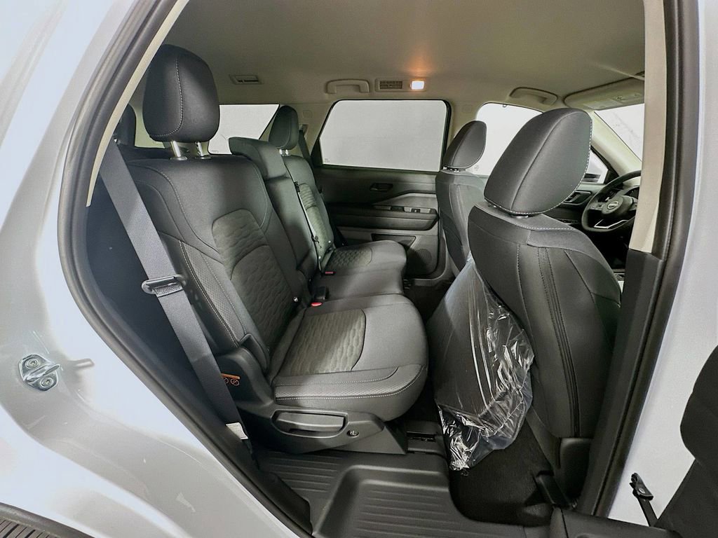 New 2025 Nissan Pathfinder SV image 35