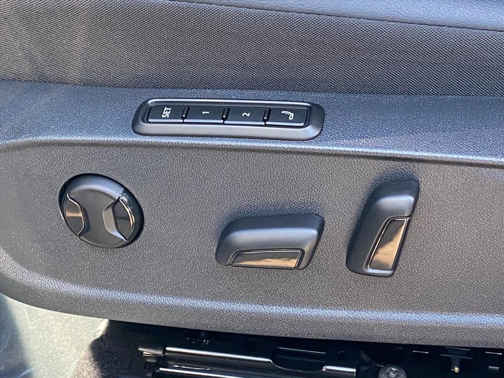 Certified 2022 Volkswagen ID.4 Pro S w/ Gradient Package image 13