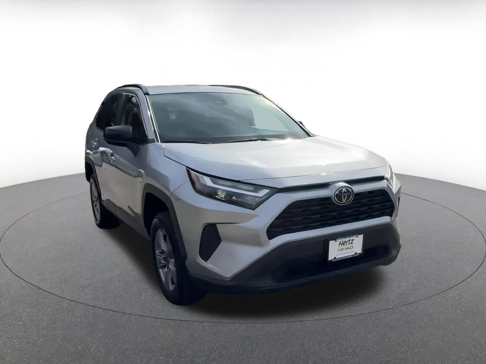 Used 2025 Toyota RAV4 LE image 3