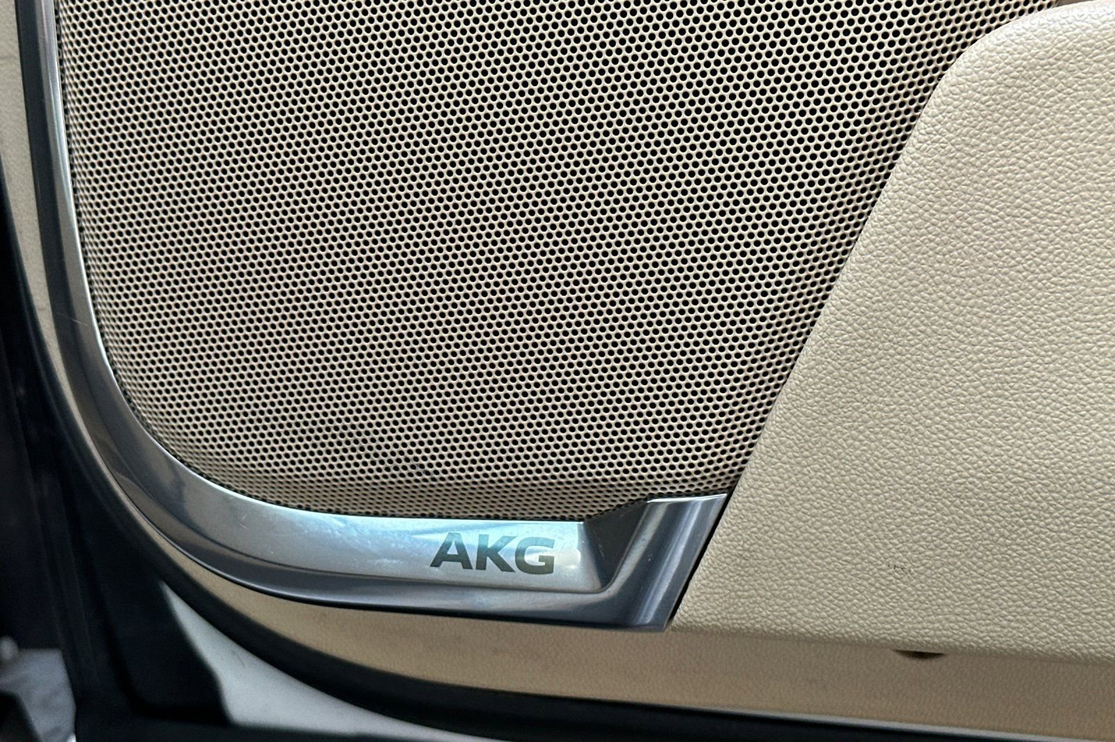 Certified 2023 Cadillac Escalade Premium Luxury w/ Performance Package image 24