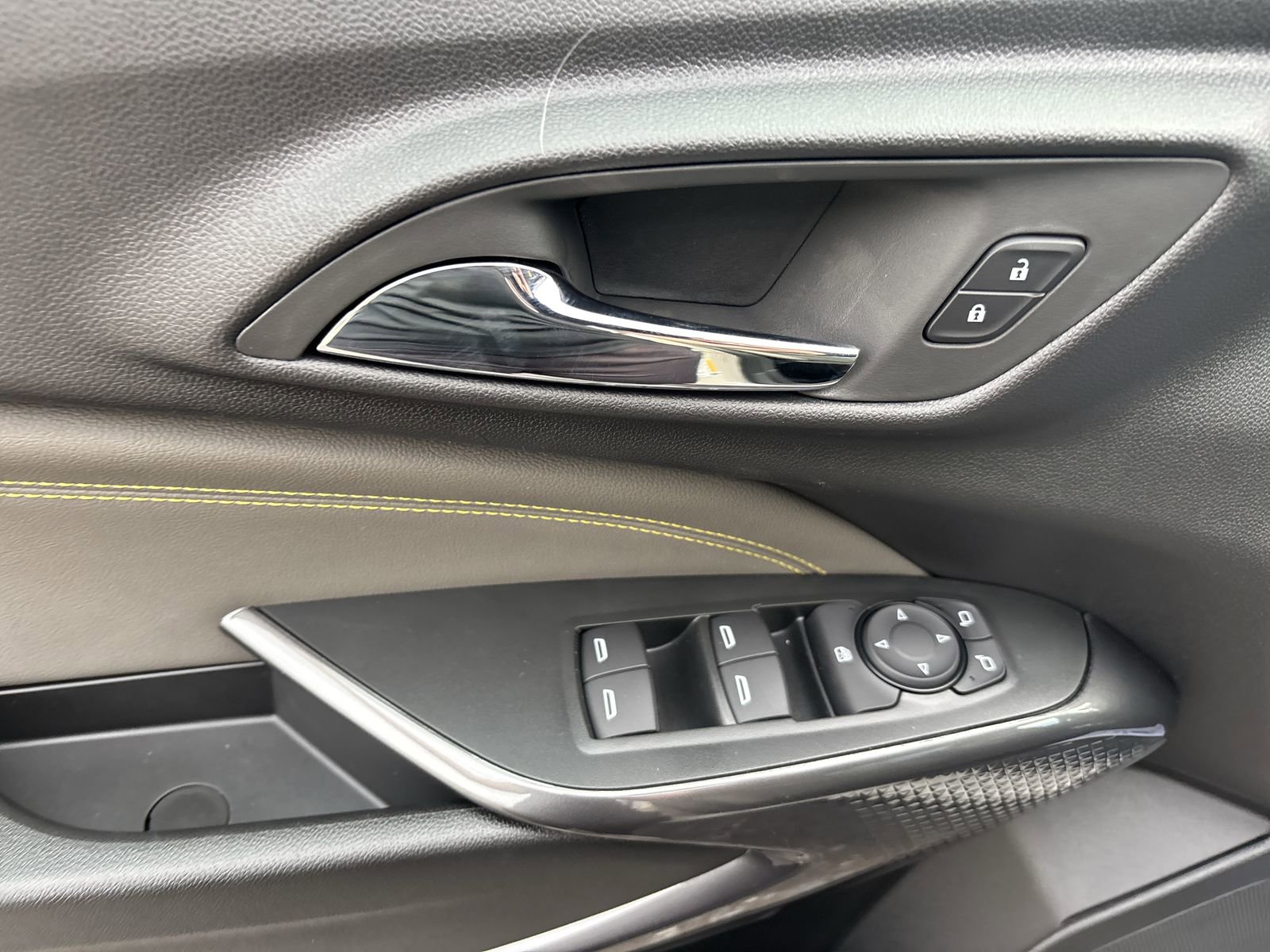 New 2026 Chevrolet Trax ACTIV FWD image 16