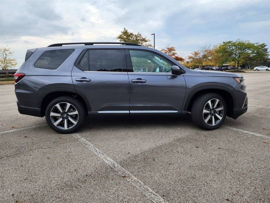 Certified 2024 Honda Pilot Touring image 17