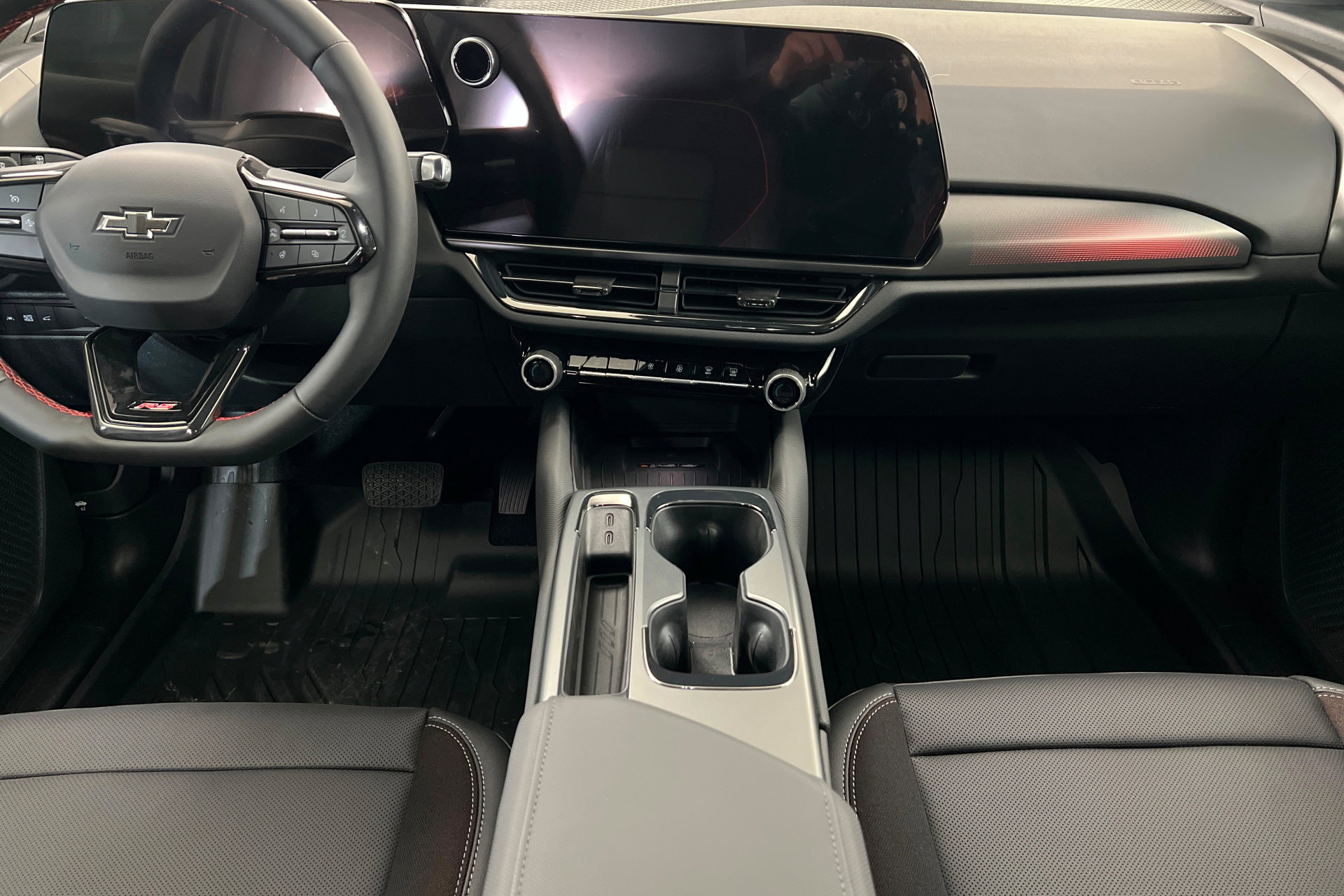 New 2026 Chevrolet Equinox EV RS w/ Convenience Package II AWD/4WD image 14