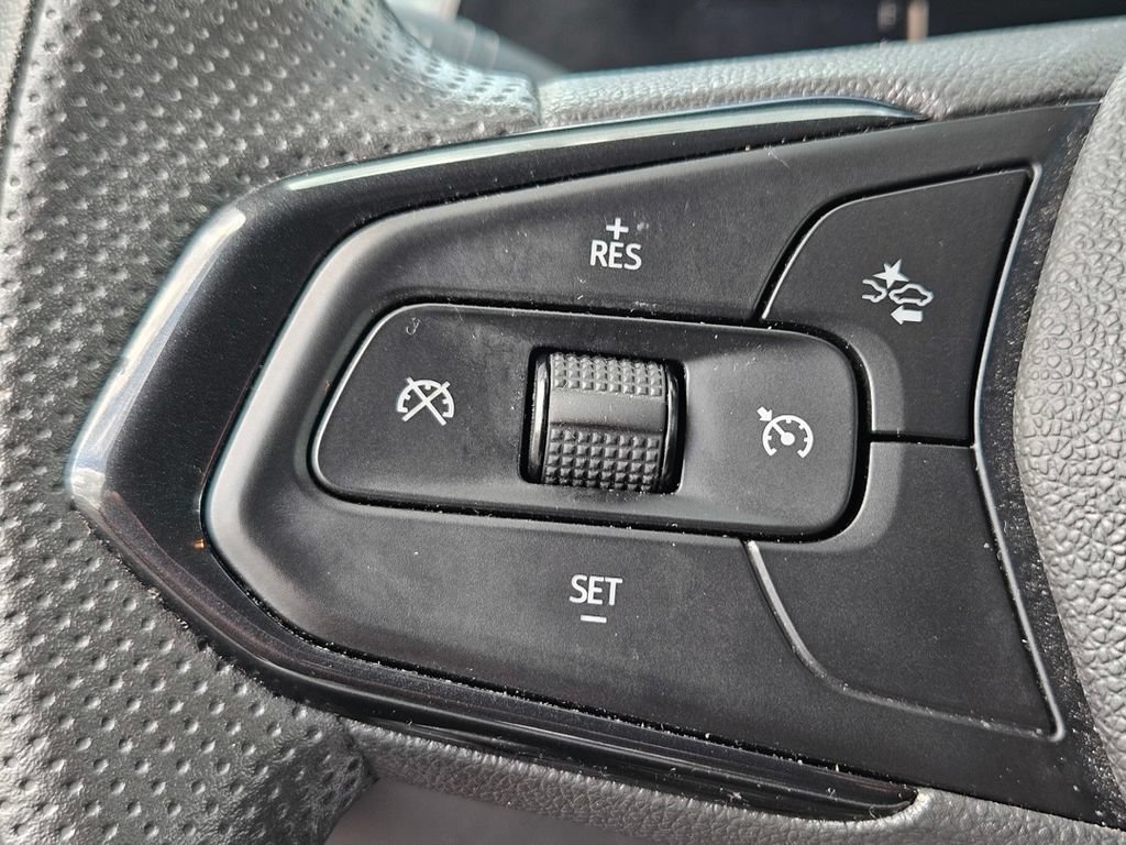 Used 2025 Chevrolet TrailBlazer LT FWD image 24