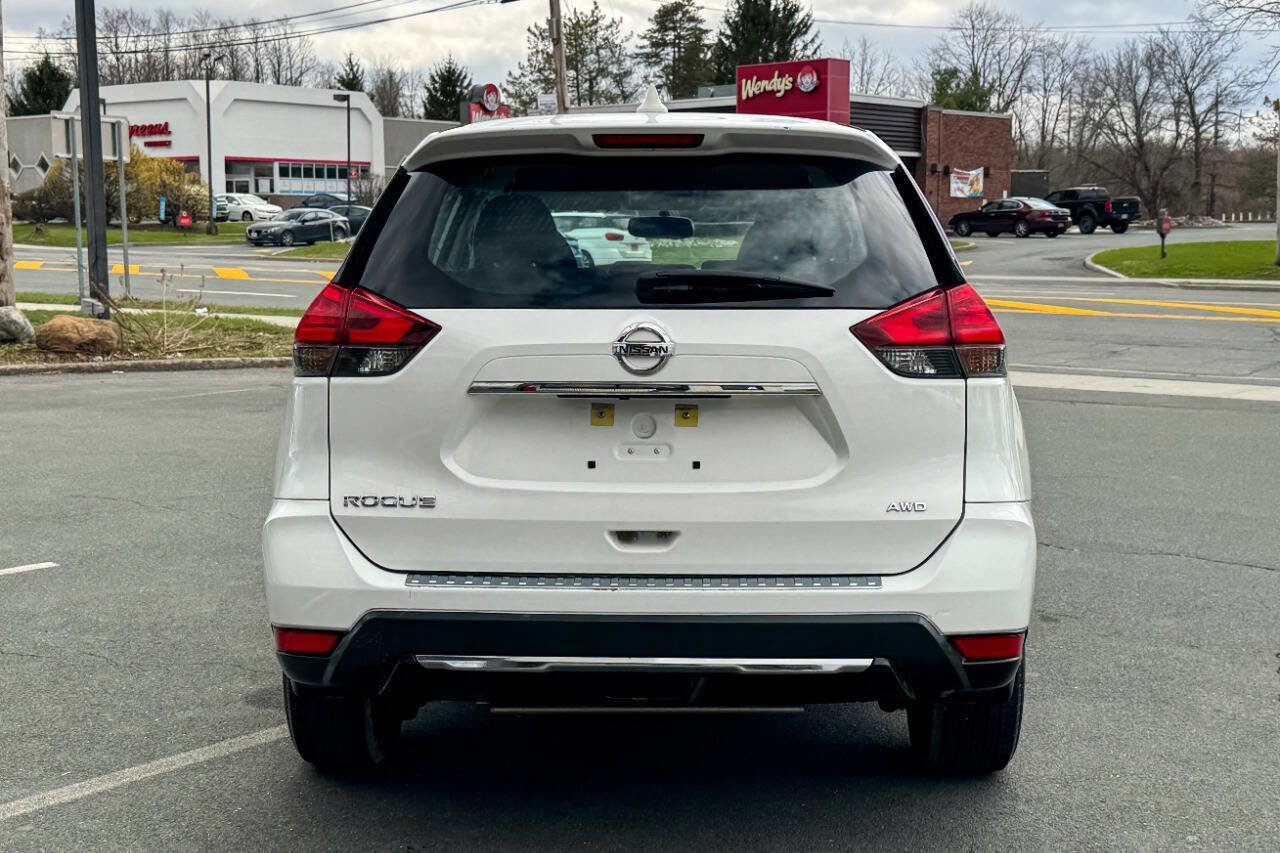 Used 2017 Nissan Rogue S AWD/4WD image 5