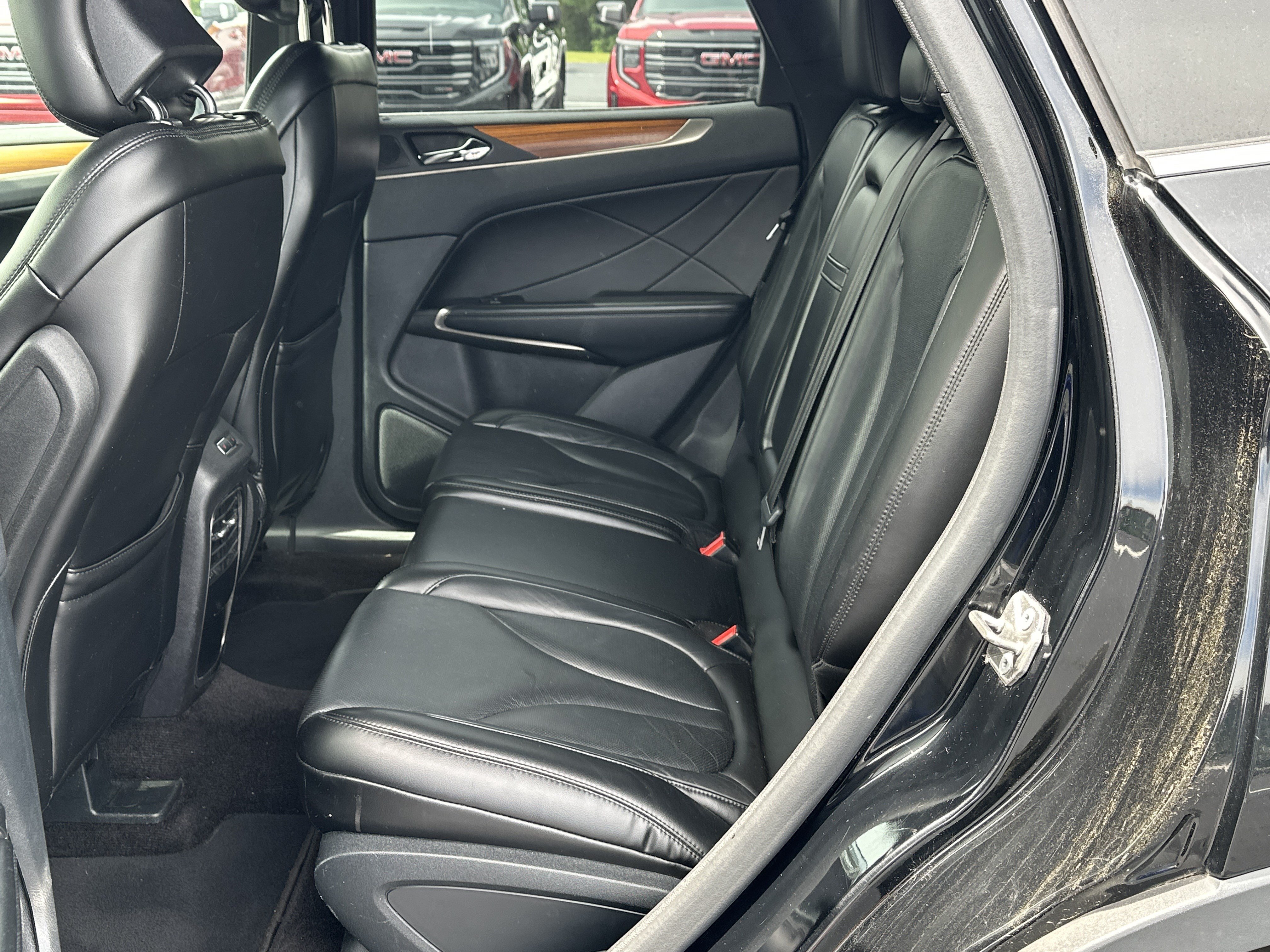 Used 2018 Lincoln MKC Reserve w/ Lincoln MKC Climate Package AWD/4WD image 16
