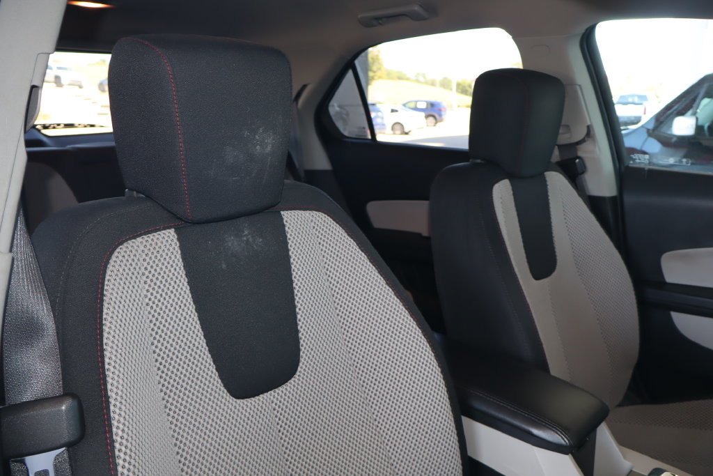 Used 2017 Chevrolet Equinox LT w/ Driver Confidence Package II AWD/4WD image 37