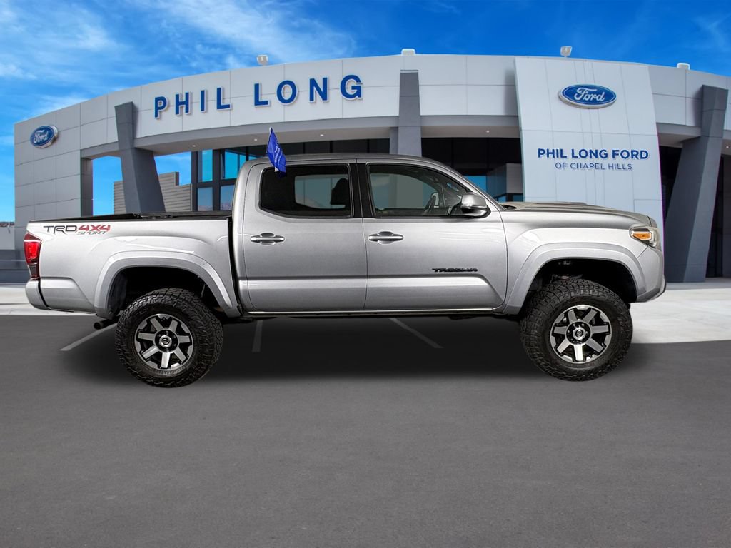 Used 2019 Toyota Tacoma TRD Sport w/ Technology Package AWD/4WD image 6