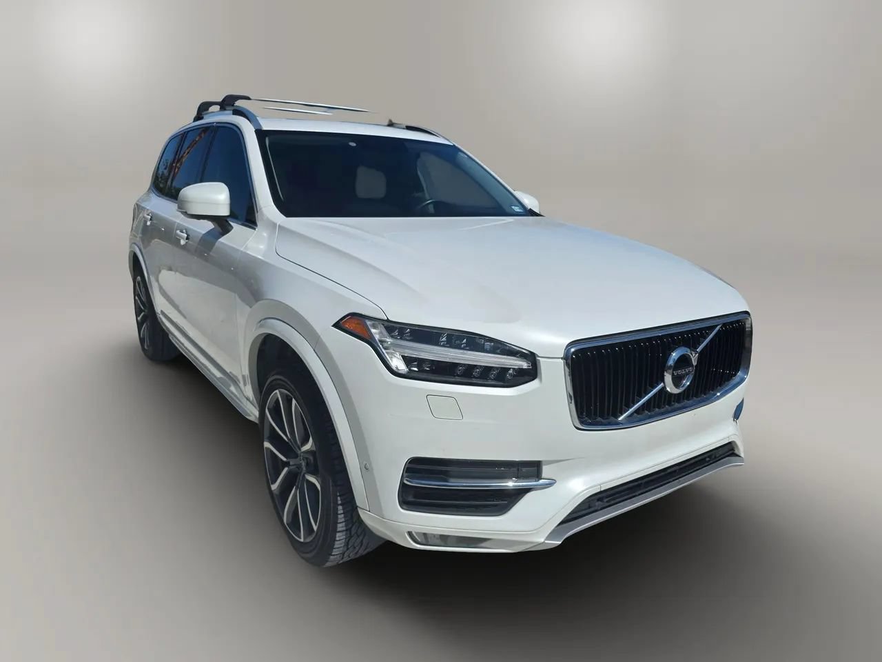 Used 2017 Volvo XC90 T6 Momentum w/ Vision Package AWD/4WD image 11
