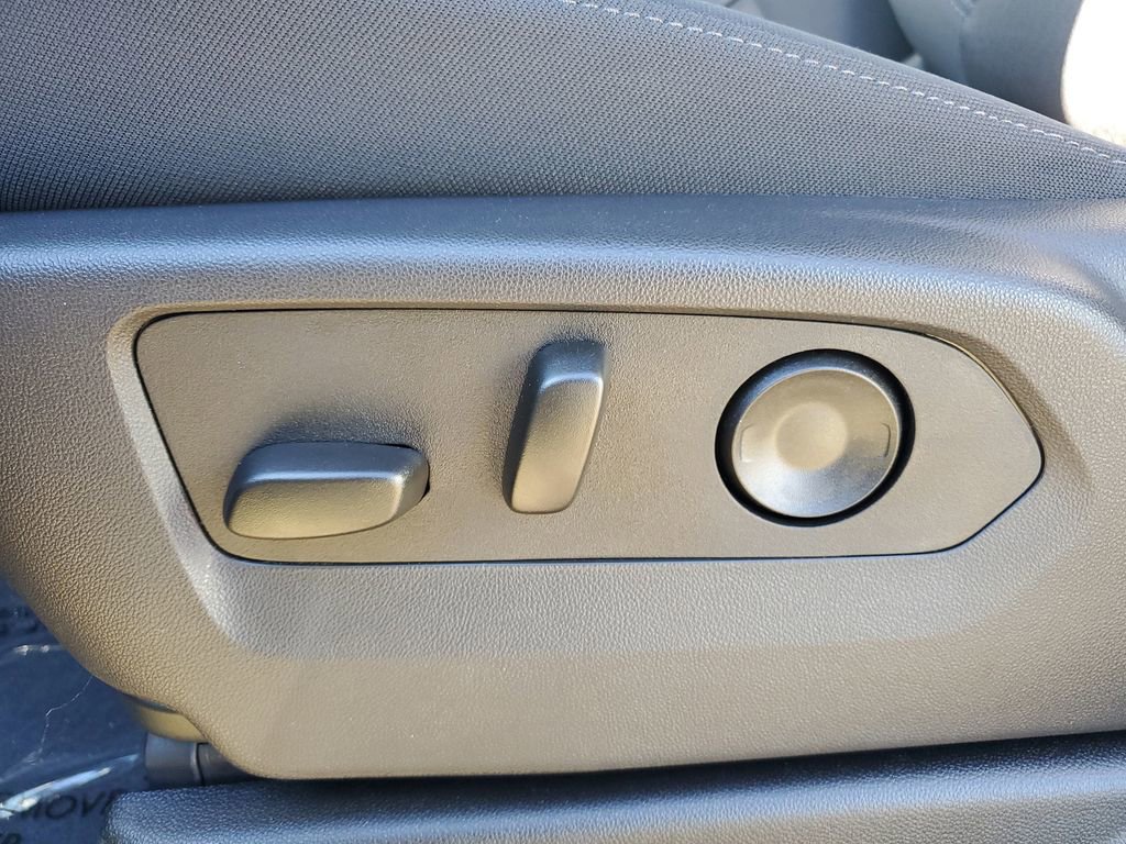 New 2026 Chevrolet Suburban LS image 21